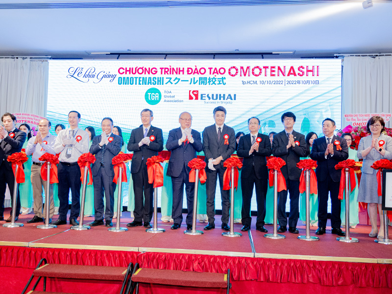 thuc-tap-sinh-nhat-ban-esuhai-nha-hang-khach-san-omotenashi