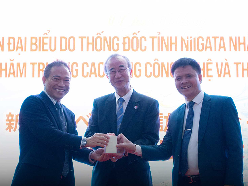 VIET-JO-Thong-doc-tinh-Niigata-dam-phan-voi-cong-ty-Esuhai-huong-den-viec-tang-cuong-quan-he-doi-tac-trong-viec-trao-doi-nguon-nhan-luc